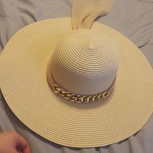 Beach hat